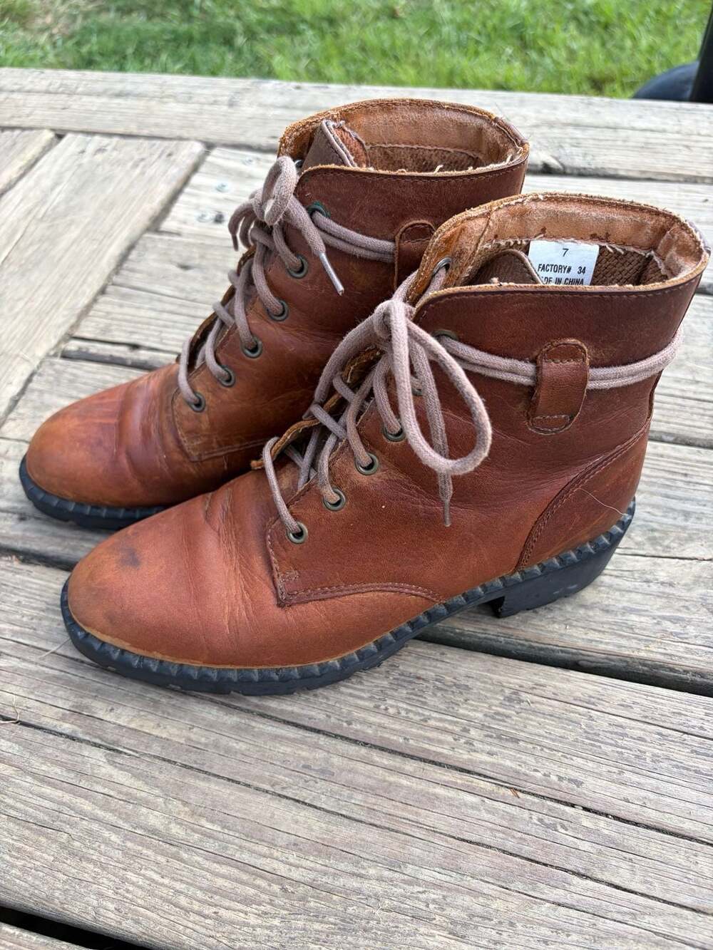 Candies women’s Lace Up Business Casual Outdoor Brown Leather Ankle Shoes SZ 7